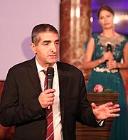  Gastgeber Prof. Yitshak Kreiss, der Direktor des Sheba Medical Center (©Fotos: „Costi Moiceanu”)